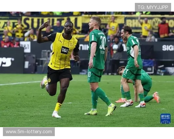 法兰克福3-0门兴格拉德巴赫，克瑙夫、阿迈穆尼-埃奇古亚布破门