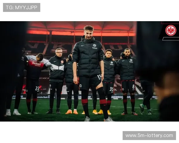 法兰克福上半场2-0领先门兴，布朗与阿尤贝建功