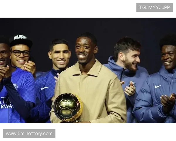 登贝莱与巴黎圣日耳曼续约谈判进展积极,年薪约1800万欧元 登贝莱与巴黎圣日耳曼续约谈判进展积极,年薪约1800万欧元